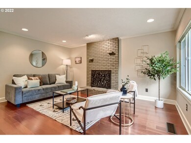 3915 Cedaroak Dr, West Linn, OR 97068 - photo 2