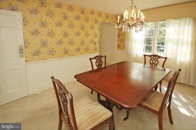 1505 Red Oak Dr, Silver Spring, MD 20910 - photo 3