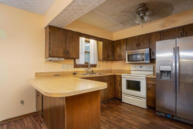 Eat-In Kitchen