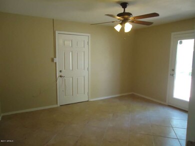2550 E Cambridge Ave, Phoenix, AZ 85008 - photo 7