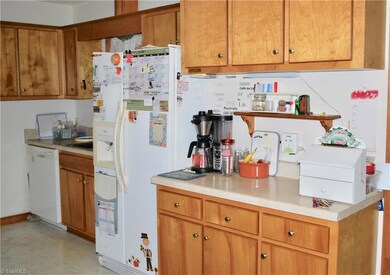 3800 Roanoke Rd, Newton Grove, NC 28366 - photo 6