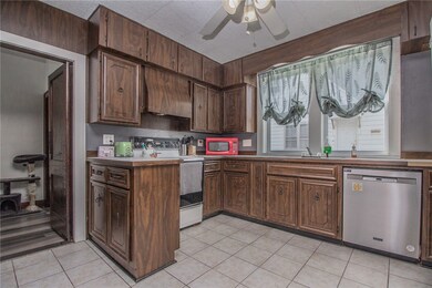 1404 Marshall Ave, Mattoon, IL 61938 - photo 7