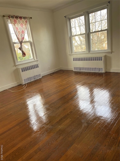 192 Beech St, Valley Stream, NY 11580 - photo 2