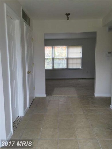 1623 Shady Glen Dr, District Heights, MD 20747 - photo 2