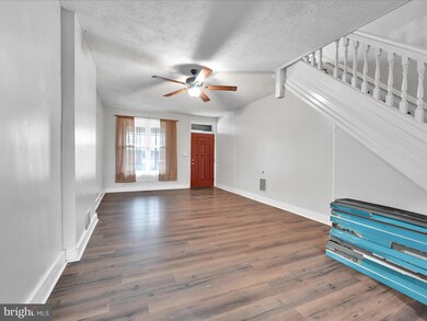 465 W Oley St, Reading, PA 19601 - photo 2