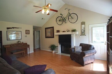 1714 Windsor Dr, Gainesville, TX 76240 - photo 4