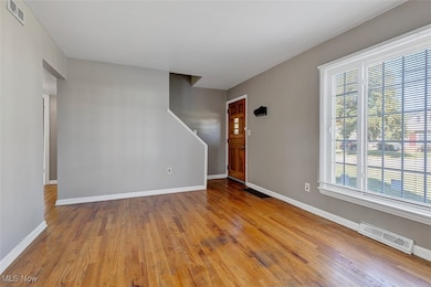 30124 Phillips Ave, Wickliffe, OH 44092 - photo 3