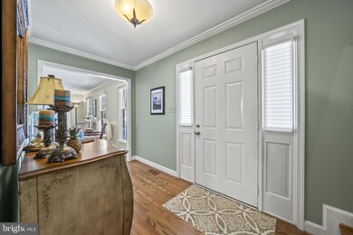 5556 Queen Victoria Ct, Burke, VA 22015 - photo 4
