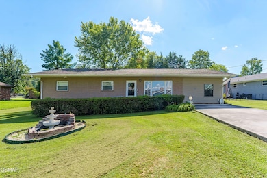 508 Broadview Dr, Sevierville, TN 37862 - photo 2