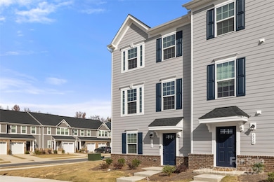 1512 May Apple Dr, Stallings, NC 28104 - photo 3