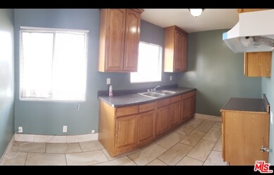 10920 S Osage Ave, Inglewood, CA 90304 - photo 7