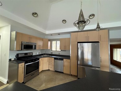 6004 Cronin Dr, Dearborn Heights, MI 48127 - photo 3