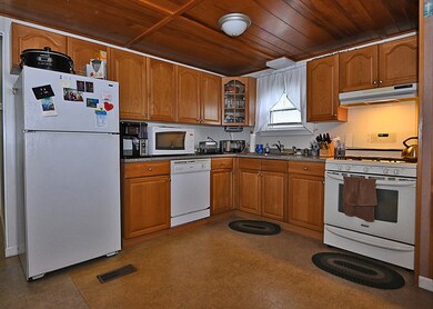 53 Clems Way, Acushnet, MA 02743 - photo 3