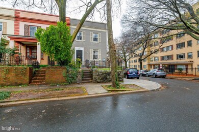 1446 Parkwood Place NW unit UPPER LEVEL, Washington, DC 20010 - photo 2