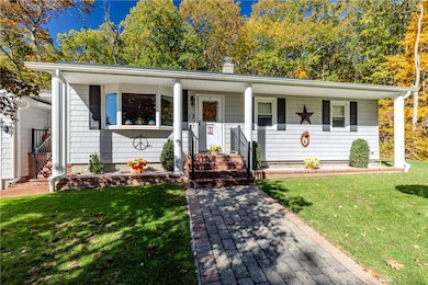 12 Wadsworth Ave, Smithfield, RI 02917 - photo 2