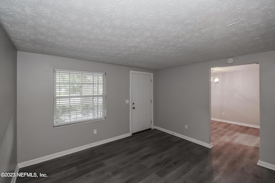 004-photo-living-room-9963952