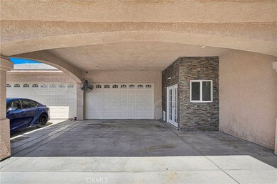 16192 Molino Dr, Victorville, CA 92395 - photo 4