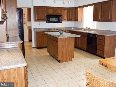 1044 Stonington Dr, Arnold, MD 21012 - photo 3