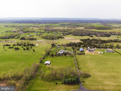 918 Hollida Ln, Martinsburg, WV 25404 - photo 7