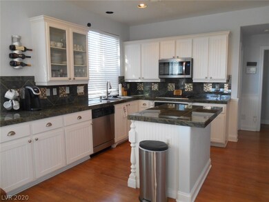 Stunning kitchen with island, custom cabinets and