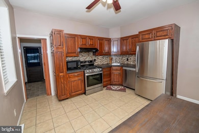 4462 Edgemont St, Philadelphia, PA 19137 - photo 7