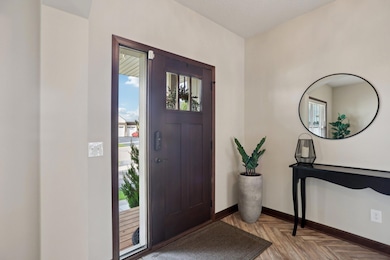 6-web-or-mls-200th St W-S3008-006.jpg