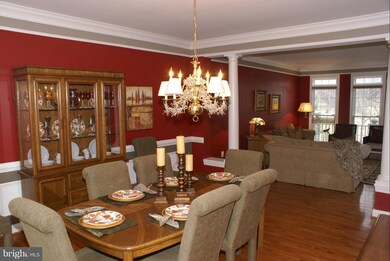 12812 Holly Grove Ct, Fairfax, VA 22033 - photo 7