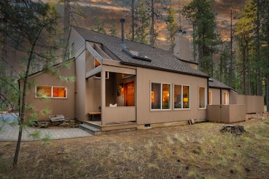 70701 Pasque Flower unit SM94, Black Butte Ranch, OR 97759 - photo 3