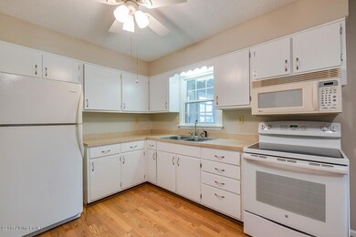 404 Fisher Ln, Mount Washington, KY 40047 - photo 7