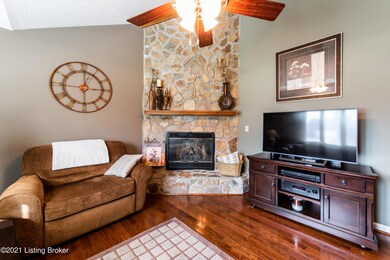 416 Mapleview Dr, Mount Washington, KY 40047 - photo 4