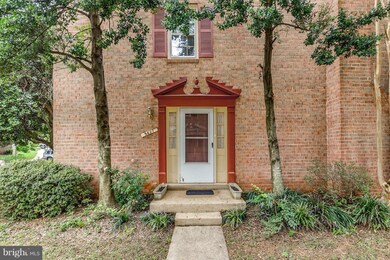 9627 Nonquitt Dr, Fairfax, VA 22031 - photo 2