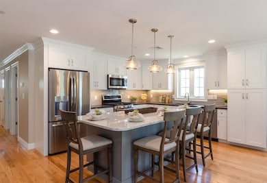 8 Lilly Ln unit 1, Derry, NH 03038 - photo 5