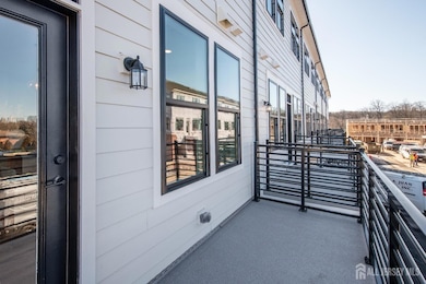 521 Sadie Cir, New Brunswick, NJ 08901 - photo 7