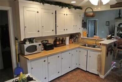 36 Flagg St, Clinton, MA 01510 - photo 3