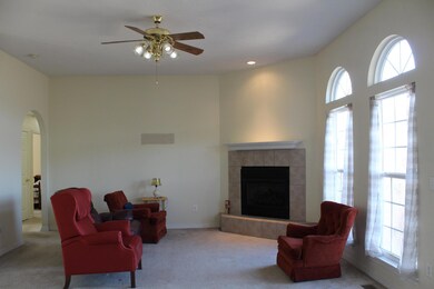 289 Jackson living area