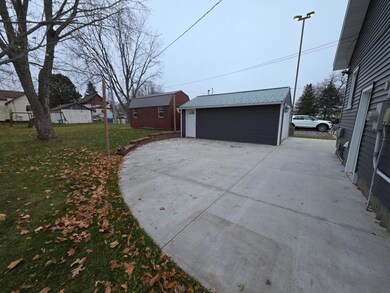 225 N Wabasha, Plainview, MN 55964 - photo 7