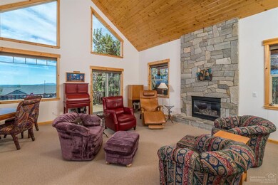 3650 SW Hillcrest Ct, Redmond, OR 97756 - photo 4