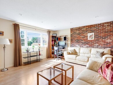 4 Hemlock Cir, Millis, MA 02054 - photo 5