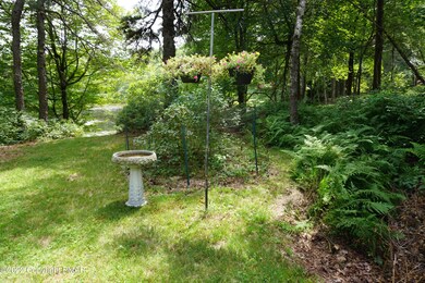 2208 Mohegan Ct, Long Pond, PA 18334 - photo 6