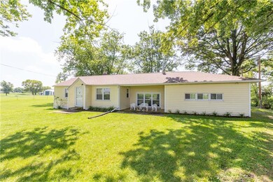 1221 W 1100 N, Fountaintown, IN 46130 - photo 5