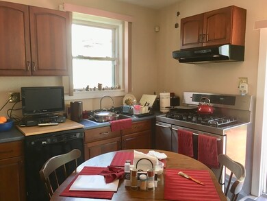 15 Wayne St, Dorchester, MA 02121 - photo 4