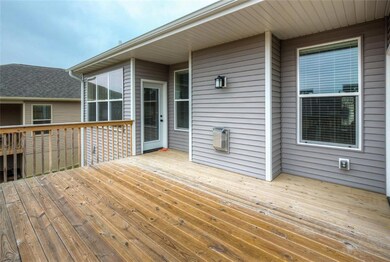 9617 Valley Pkwy, Johnston, IA 50131 - photo 3