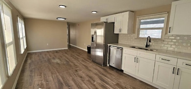 117 Oakhill Ridge Rd, Valrico, FL 33594 - photo 2