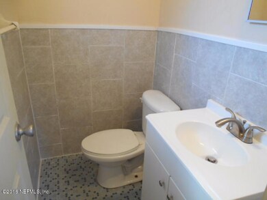 5753 Hyde Park Cir, Jacksonville, FL 32210 - photo 7