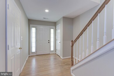 2432 Clover Field Cir, Herndon, VA 20171 - photo 3