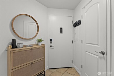 11120 NE 68th St unit B-105, Kirkland, WA 98033 - photo 2