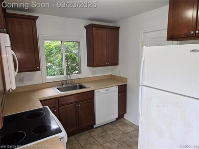 1238 Wayburn Lower St, Grosse Pointe, MI 48230 - photo 7