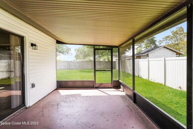 006-photo-sun-room-10822497
