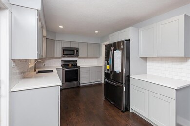 3217 Hull Ave, Des Moines, IA 50317 - photo 7