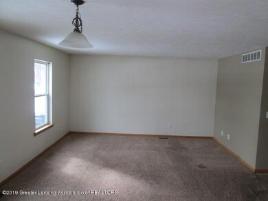 541 Paris Ave, Lansing, MI 48910 - photo 4